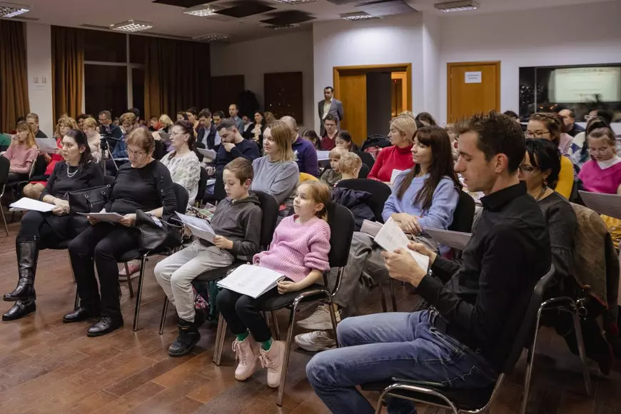 VIDEO. Românii şi ucrainenii şi-au unit vocile într-un concert de colinde din ambele ţări:  „Îngerii au sosit, ca o pasăre din cer”