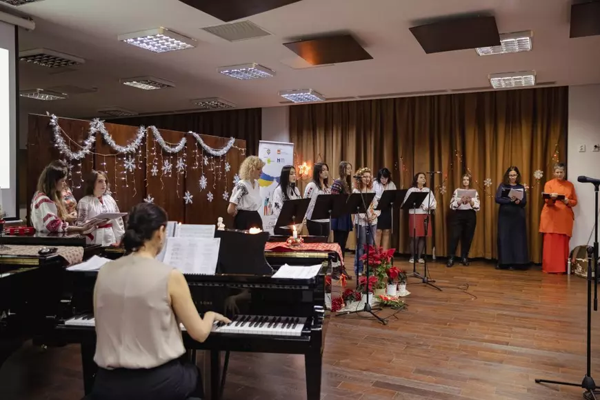 VIDEO. Românii şi ucrainenii şi-au unit vocile într-un concert de colinde din ambele ţări:  „Îngerii au sosit, ca o pasăre din cer”