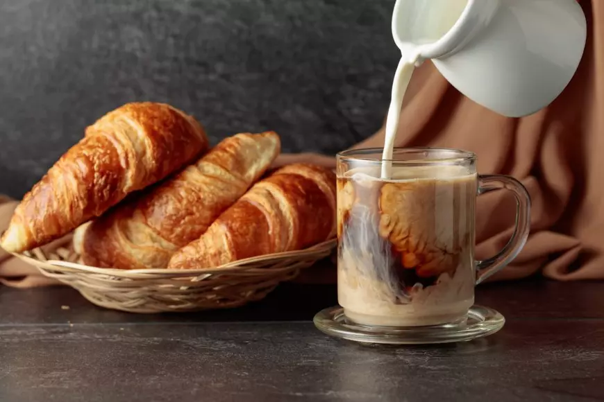 Croissantul e produs vienez