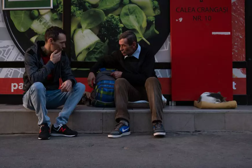 POVESTE DE CRĂCIUN. Un medic care a ajutat un om fără adăpost să-și recapete vederea povestește lecția primită de la fiul său, după ce i-a spus celui pe care l-a ajutat „Bosche”. „Te rog frumos să nu-i mai spui așa, că degeaba îl ajuți”