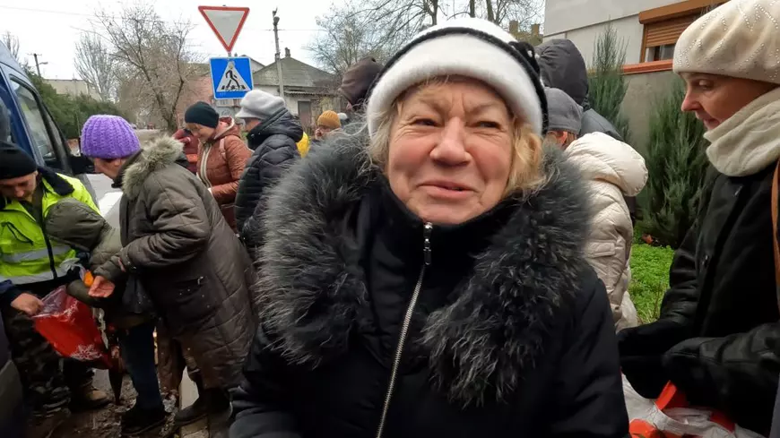 CORESPONDENȚĂ DIN HERSON, orașul bombardat în continuare de ruși. La drum, alături de românul care le-a dus cadouri și ajutoare de Crăciun celor de aici