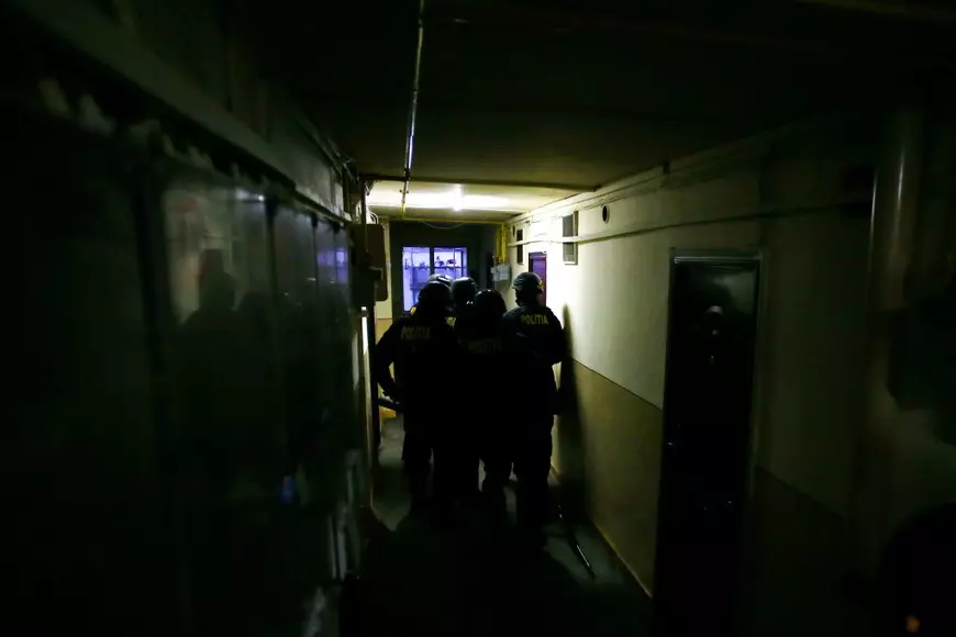 Cazuri pe care statul român le uită când e vorba de Schengen: cum a bătut DIICOT palma cu o rețea care trafica migranți în Austria. 24 de traficanți, nicio zi de închisoare 
