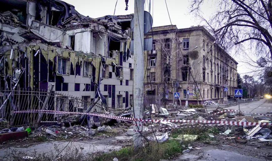 „De la armata rusă pentru oamenii din Mariupol.” Imagini din satelit arată noile acțiuni ale forțelor ruse