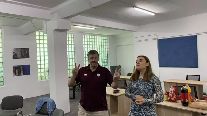 REPORTAJ. Celălalt hub, discret, al ajutorului dat Ucrainei. Poveștile oamenilor care au făcut ca o minune să reziste 