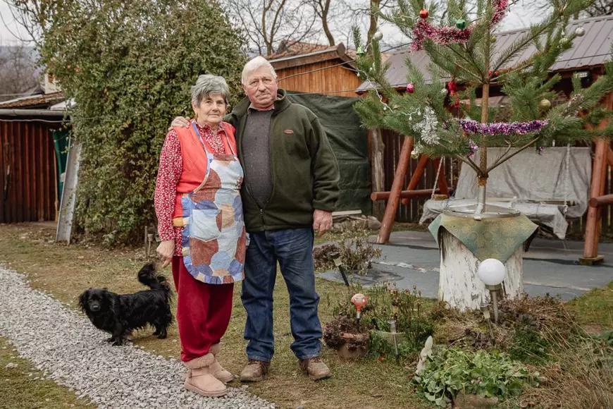 Cum arată Sărbătorile sfârșitului de an într-un sat majoritar maghiar din Covasna: „Degeaba ne văităm, pensia tot mică rămâne”