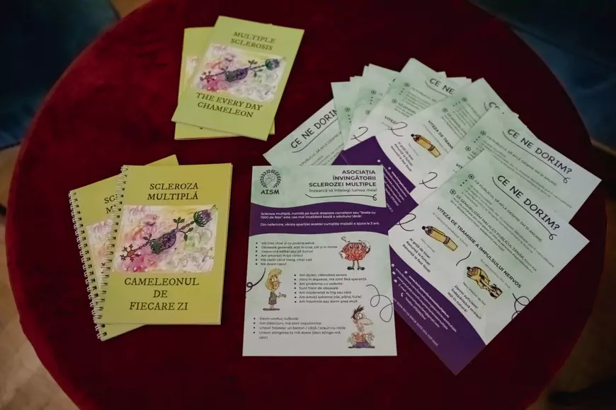 Picturile unei paciente cu scleroză multiplă arată cum se simte boala pentru cei care suferă de ea: „Este neputința noastră de a ne exprima în cuvinte”