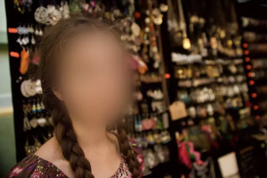 INVESTIGAȚIE. Ademenită în timpul unei excursii cu clasa. „M-am simțit mai mult forțată, tu nu ai avut consimțământul meu pentru asta”