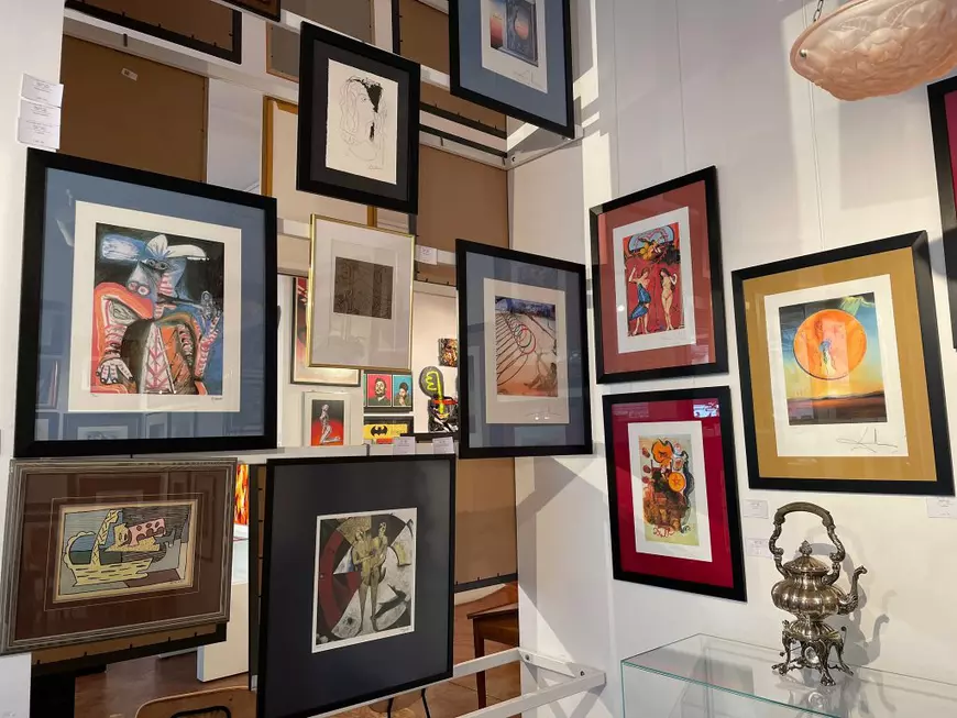 Opere grafice semnate de Dali și Picasso, scoase la licitație în România. Care este prețul de pornire pentru o astfel de lucrare