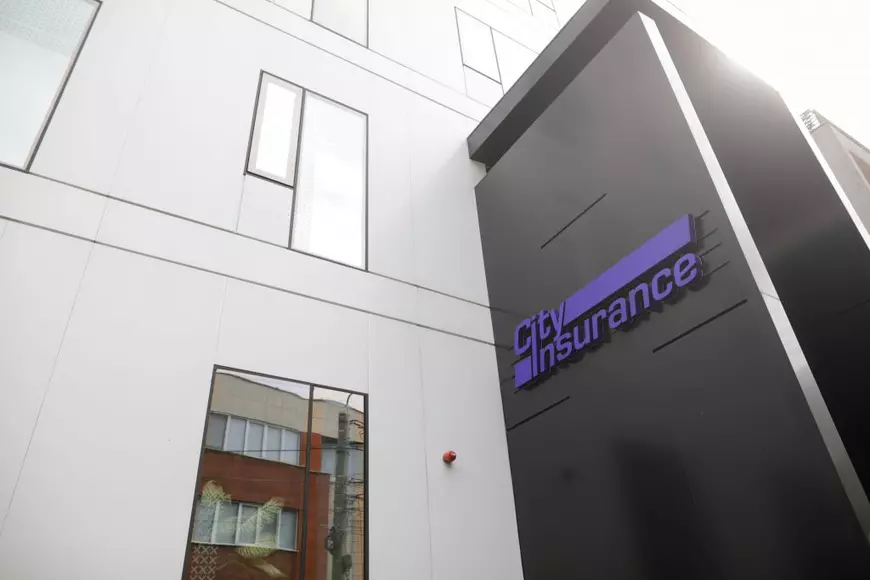 INVESTIGAȚIE. Cum se scumpește RCA. Publicăm documente confidențiale din Consiliul ASF: City a spus că a primit un împrumut de 50 de milioane de euro de la o firmă de închiriere echipamente video, cu sediul într-o boxă, la parter. Banii nu existau, dar ASF n-a verificat