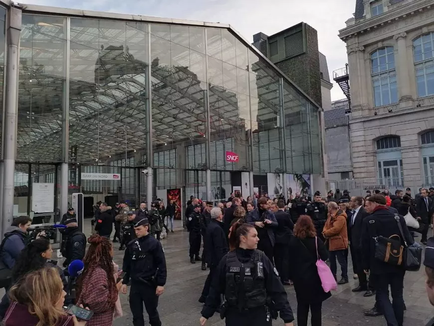 Atac cu cuțitul în Gara de Nord din Paris. Mai multe persoane au fost rănite, agresorul „a fost neutralizat”