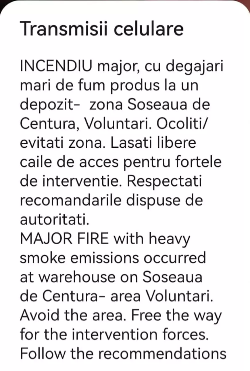 Incendiu puternic la un depozit din Voluntari. Zeci de persoane, evacuate dintr-un bloc din apropiere. A fost emis un mesaj RO-Alert