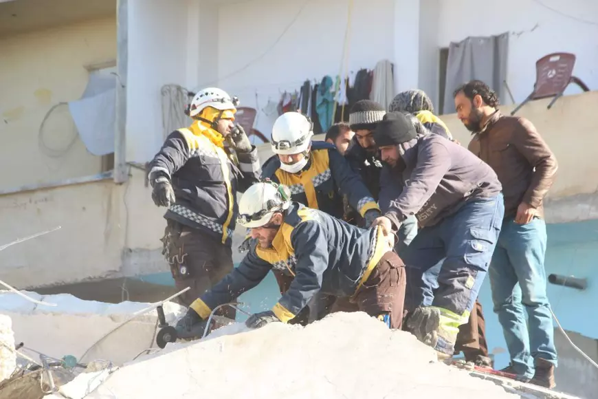 EXCLUSIV. Disperarea unui voluntar al Căștilor Albe din Siria, în fața operațiunilor de căutare după cutremur: „Lucrăm cu mâinile goale și cu echipamente primitive”