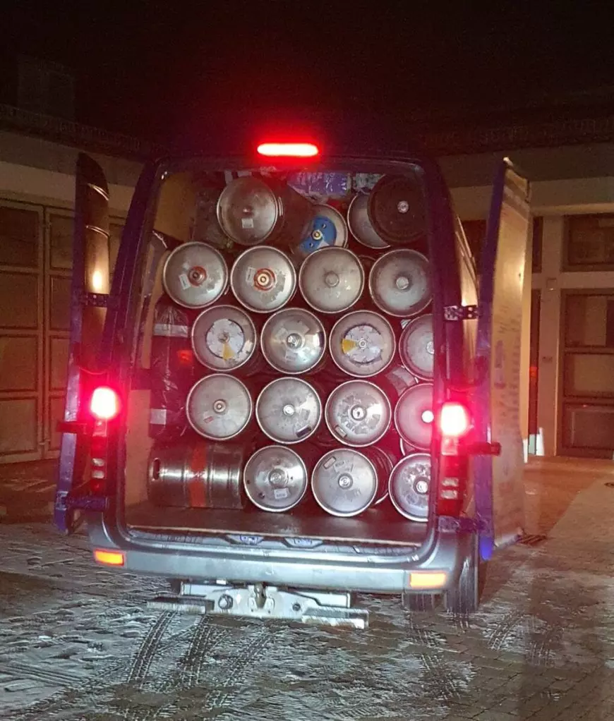 Șofer român prins în Germania cu 149 de butoaie de bere goale furate și eliberat după ce n-a vrut să spună de unde le are