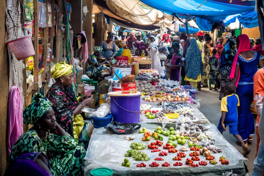 Gambia – 422,8 USD pe cap de locuitor