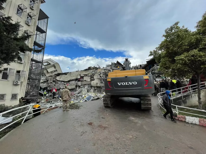 Cum ar răspunde sistemul de sănătate din România la un cutremur de magnitudinea celui din Turcia. Două mari spitale din București ar pica