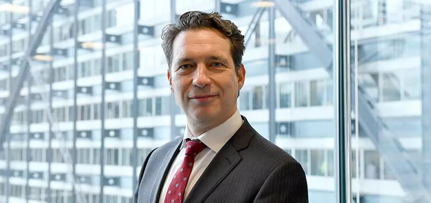 Cine este Mark Davis, șeful BERD pe România și Bulgaria, cel care nu răspunde dacă e de acord ca Euroins să amenințe presa cu procese