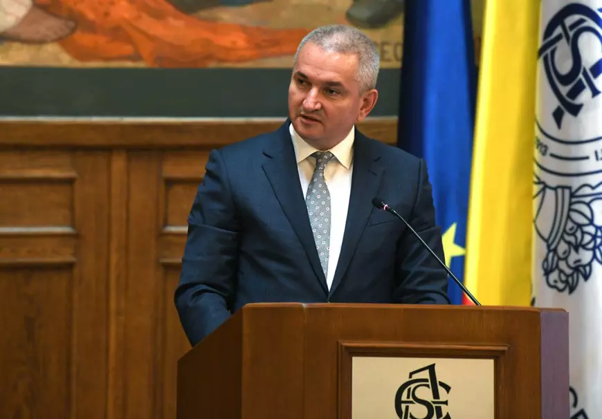 INVESTIGAȚIE. Escrocheriile care scumpesc RCA: sute de mii de șoferi vor fi despăgubiți la RCA după patru ani! De ce nu funcționează reasigurările în România?