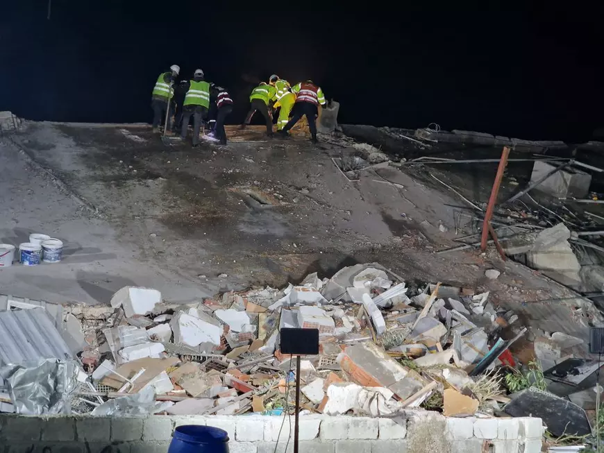 Corespondență din Antakya: Furia voluntarilor care n-au mai așteptat ajutorul întârziat al autorităților și au început ei să caute supraviețuitori. „Ştiau că nu sunt pregătiţi! De ce nu au făcut nimic?” 