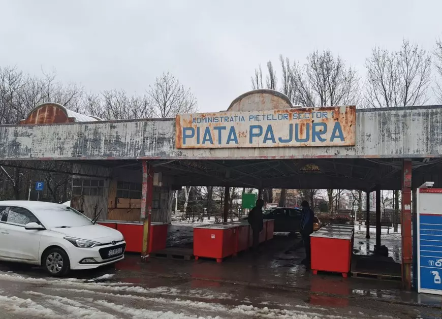 Unde se duc oamenii fără adăpost după ce sunt externați din spitale? Cazul unui bărbat care a trăit o lună la urgențe în București. Apoi a dispărut
