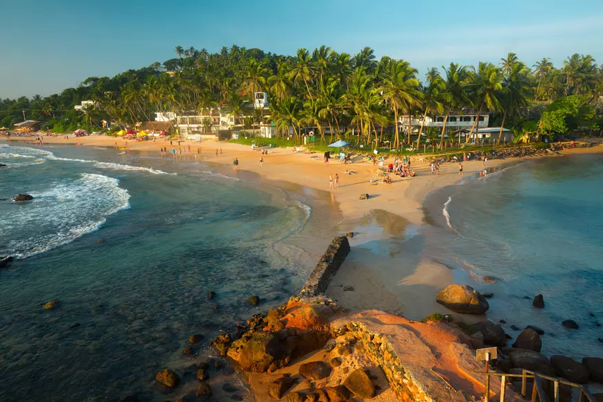 Destinaţii turistice pe care să le vizitezi în luna martie - Plajă în Mirissa