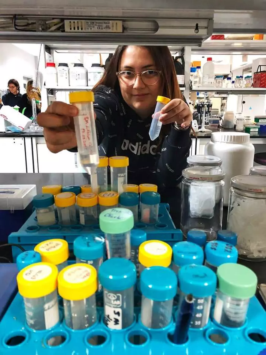 Studentă română într-un oraș zguduit de cutremur: „M-am trezit în țipete. Blocul se ducea înainte și înapoi, lustra se balansa ca o minge de ping-pong. Acum ne e frică să dormim”