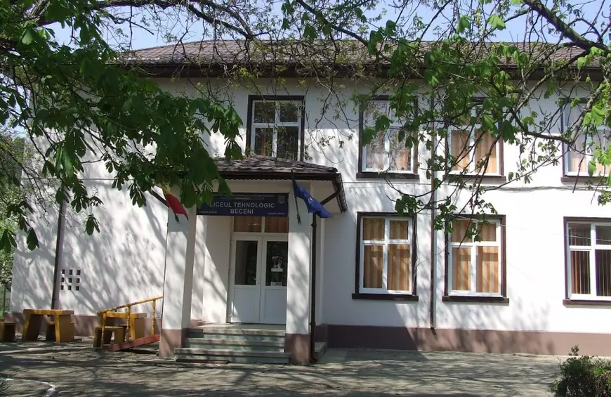 INVESTIGAȚIE. O achiziție fără licitație de aproape 150.000 de euro, câștigată de un fost angajat al SRI, a fost anulată, după ce Libertatea a cerut detalii. Au refăcut-o apoi din bucăți