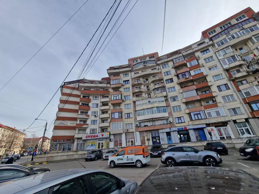 REPORTAJ. „Cum să vorbească femeile din PSD când șefa lor, Doina Federovici, l-a propulsat pe Budăi?” Portretul ministrului botoșănean la el acasă 