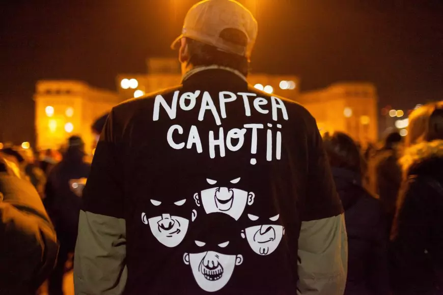 Senatorii Coaliției dezincriminează abuzul și neglijența în serviciu sub pragul de 250.000 de lei. Dragnea și Grindeanu au încercat același lucru prin OUG 13