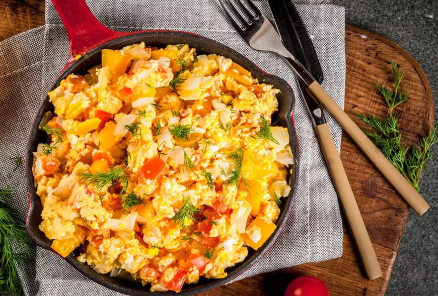 Rețetă de mic dejun mexican cu sos Cholula