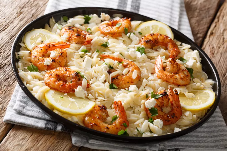 Salată de creveți și orzo