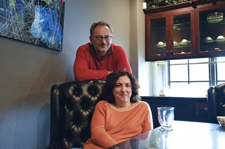 REPORTAJ DIN CALIFORNIA. Doi medici români din SUA, recunoscători facultății din țară și programelor dure de rezidențiat din SUA, povestesc cum astăzi „și aici, în America, noua generație de rezidenți a început să rupă ușa la ora 5”