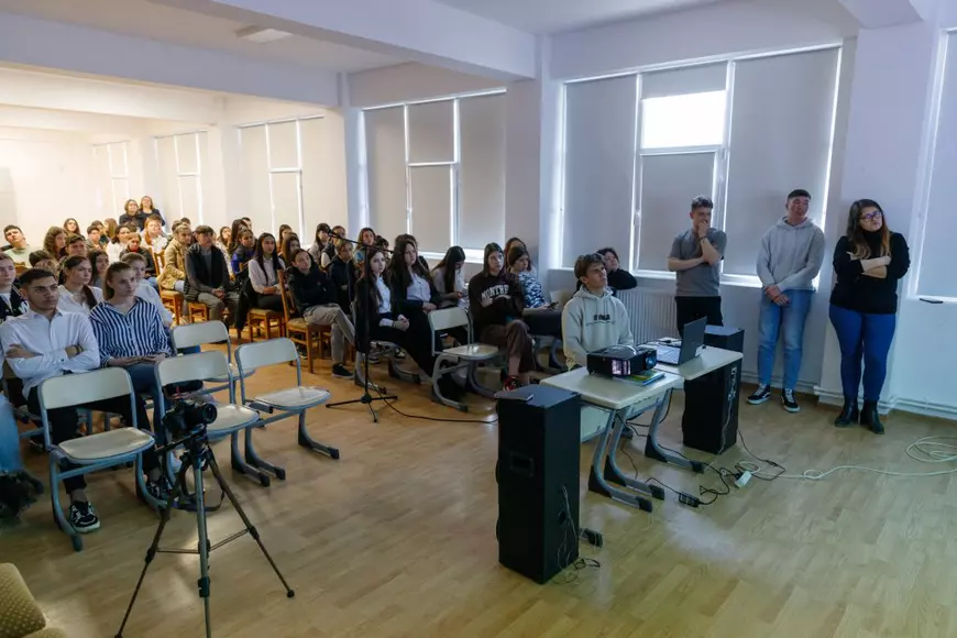 Elevă din județul Iași către un reputat cercetător de la Cambridge: „Mama mea este bolnavă de cancer și nimic nu funcționează...” 