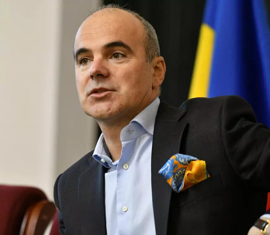 Mesajele lui Ciucă pentru PNL: „Pregătiți-vă pentru comasarea alegerilor, posibil tandem cu PSD în 2024”