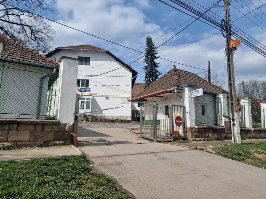 REPORTAJ. Liniștea de după furtună în satul din Covasna unde o fată a trăit 10 ani legată în lanțuri. „Sunt mulți care ar trebui întrebați. Au știut și n-au făcut nimic”