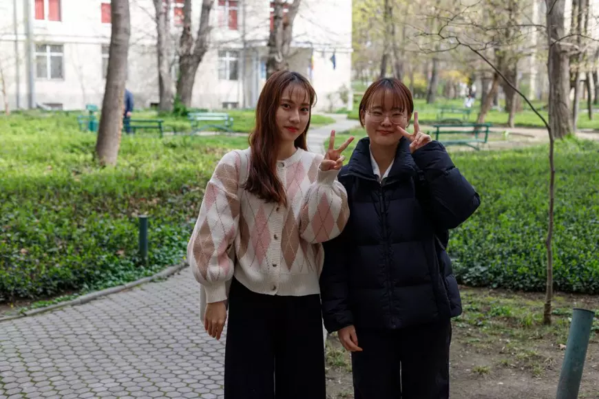 Nu doar seniorii își schimbă meniul din cauza inflației. Cât îi costă pe studenți să mănânce la o cantină universitară