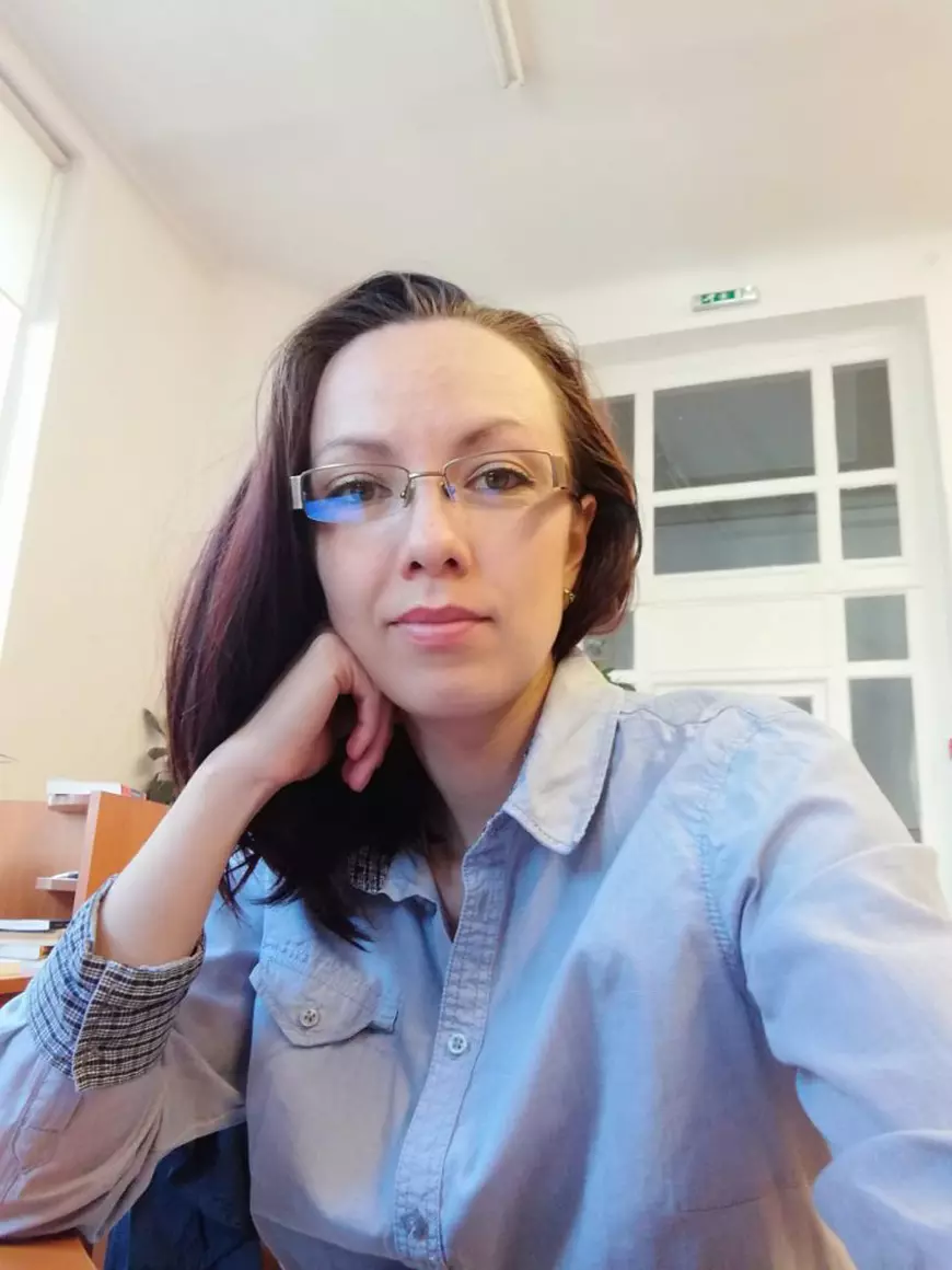 Specialistă internațională, despre conflictele din școlile românești: „Copilul stă la școală X ore. Restul orelor le petrece cu familia și în comunitate”