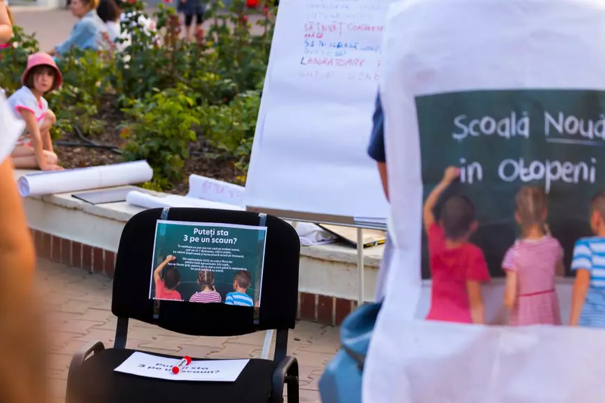 Noua lege a educației interzice orarul în trei schimburi. Cum afectează asta școlile aglomerate, precum cea din Otopeni