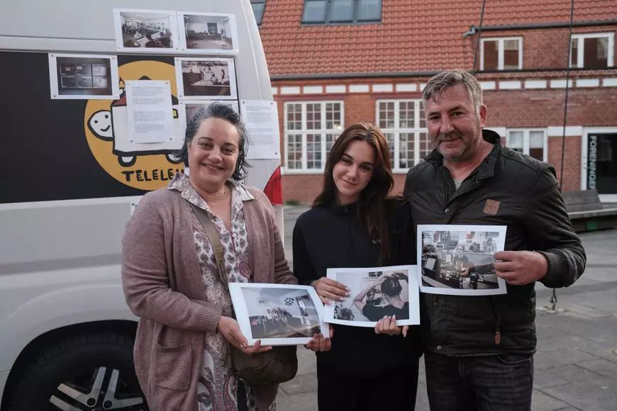 O mamă din diaspora: „M-au șocat comentariile venite pe internet din România la adresa fetei mele, adolescentă din Danemarca, în care i se reproșa că și-a luat rujuri din primul salariu. Aici, tinerii lucrează și de la 15 ani”