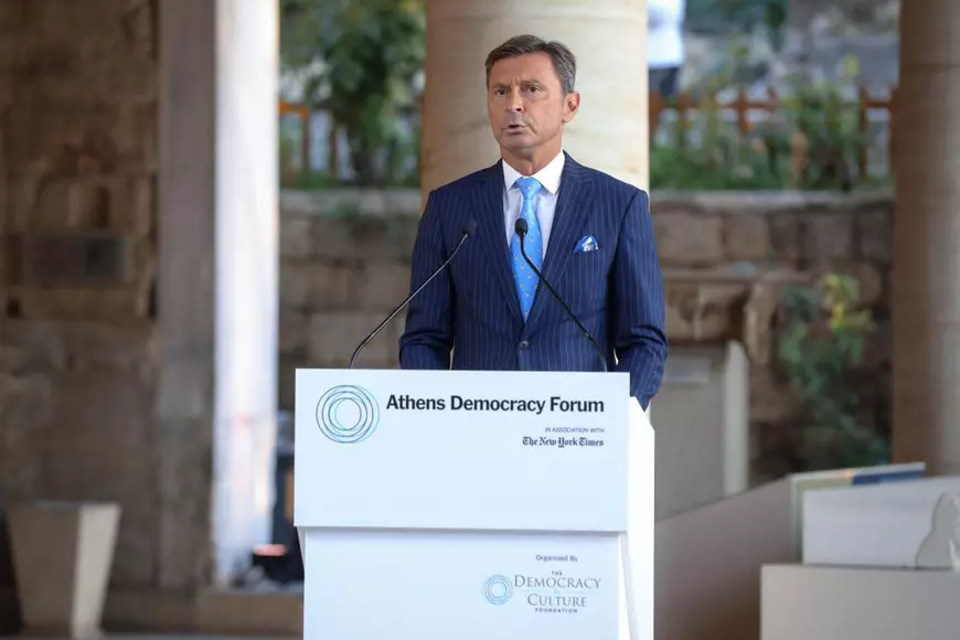 INTERVIU Un economist și sociolog australian, despre o altă față a României:  „Sunt multe ţări care aspiră să ajungă la nivelul vostru de azi”