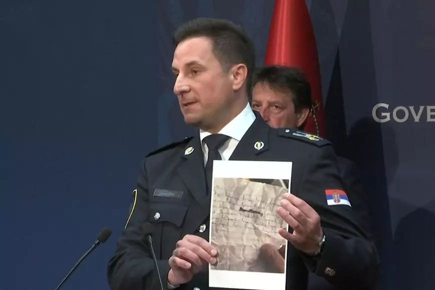 Primele declarații ale elevului de 13 ani care și-a ucis opt colegi într-o școală din Belgrad. Momentul arestării lui a fost filmat