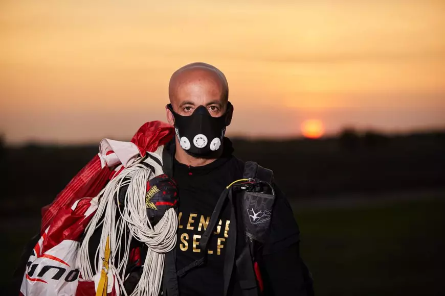 DOCUMENTE. Politizarea primăriilor în lumina reflectoarelor: rețeaua PNL, implicată în organizarea concertului lui Robbie Williams din București