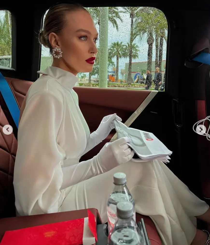 Dana Rogoz, diva în roșu de la Cannes 2023. Actrița a îmbrăcat o rochie cu trenă, în valoare de peste 7.500 de lei