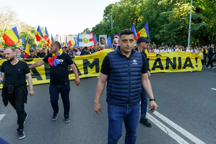 Cei mai de treabă oameni: Ciucă, Ciolacu, Iohannis. Și cum le e de folos AUR, partidul pe cât de mare, pe atât de fake