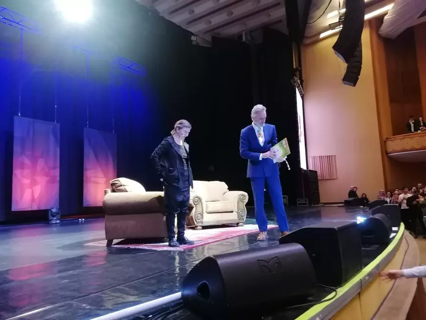 REPORTAJ Fenomenul Jordan Peterson în România. Cu ce discurs a ținut în scaune 4.000 de spectatori. „Mesajele lui îi vor folosi în viaţă fiului meu”