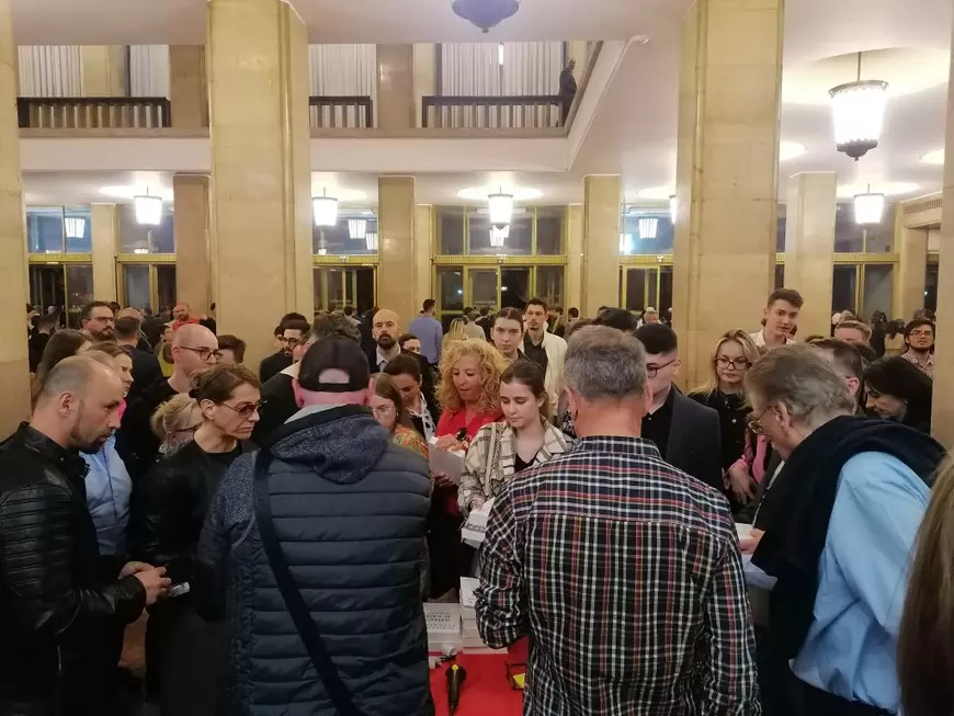 REPORTAJ Fenomenul Jordan Peterson în România. Cu ce discurs a ținut în scaune 4.000 de spectatori. „Mesajele lui îi vor folosi în viaţă fiului meu”