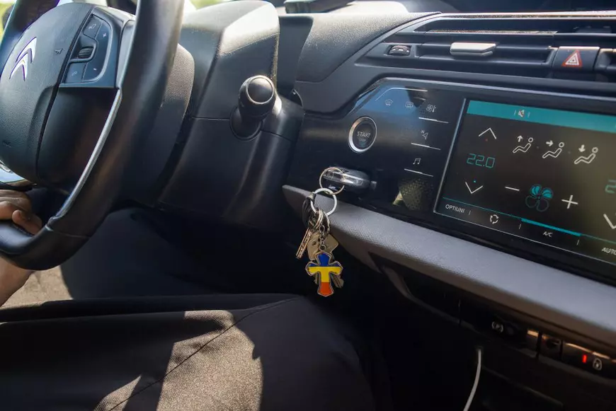 REPORTAJ. Rețeaua invizibilă a preoților români voluntari din diaspora. În nordul Danemarcei, preotul ține duminica slujbele ortodoxe, iar în timpul săptămânii sudează turbine eoliene marine