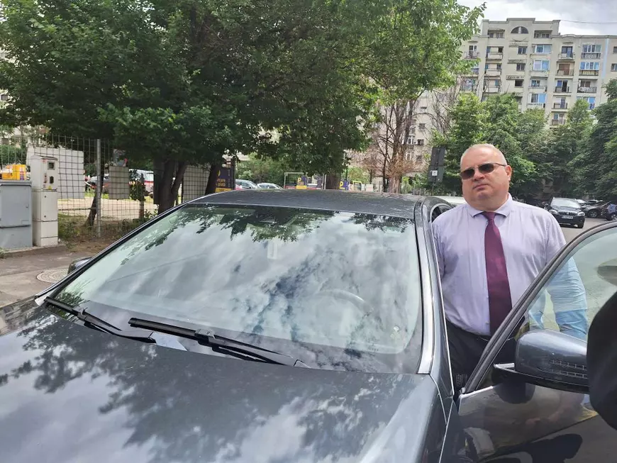 Nou termen în cazul lui Mario Iorgulescu, judecat pentru omor. Avocații lui cer suspendarea procesului. Gino Iorgulescu s-a dus la familia victimei