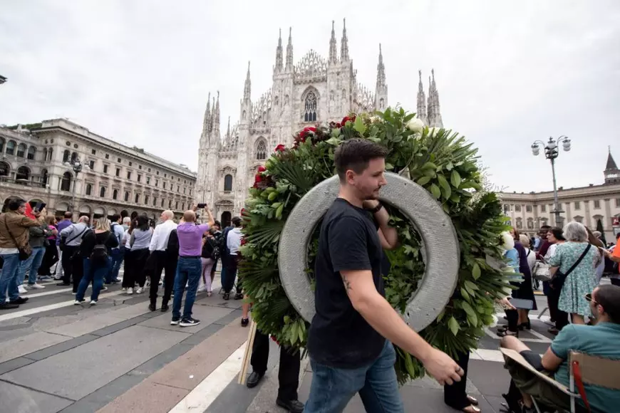 Funeralii grandioase pentru Berlusconi în Milano. Doliu național, aplauze de la mii de oameni, dar și critici de la politicienii stângii