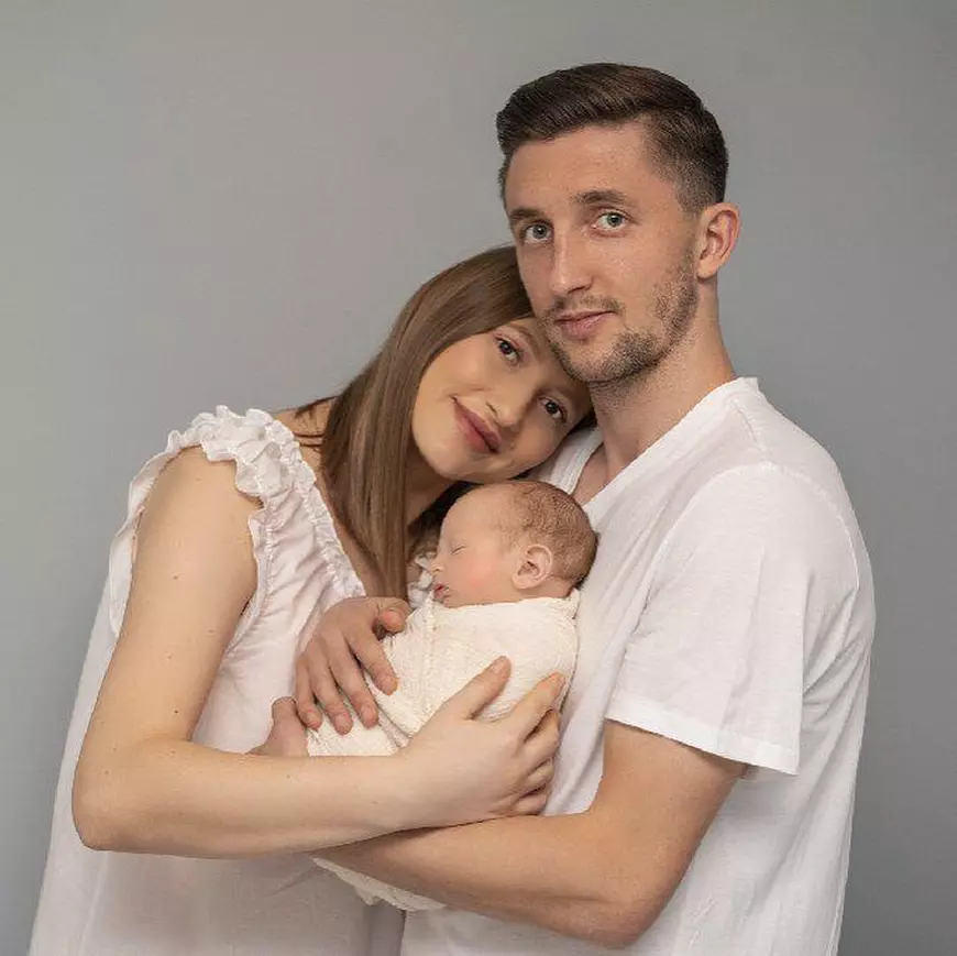 REPORTAJ. „La noi te duci la magazin și nu știi pe ce ai dat 300 de lei. Aici umpli coșul de banii ăștia”. Mutat de șapte ani în Polonia, un român cunoscut explică de ce nu ar vrea să mai revină acasă