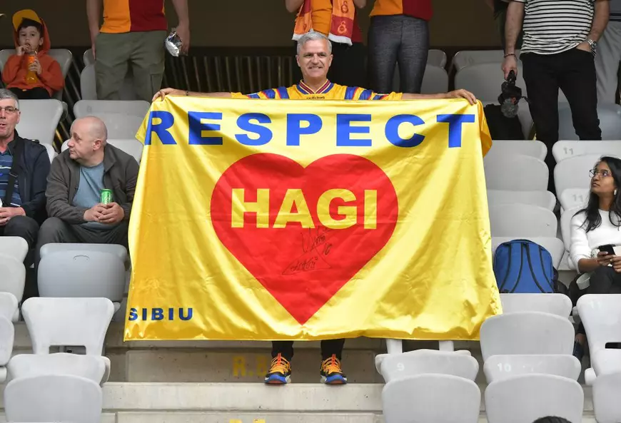 Gheorghe Hagi, interviu dincolo de fotbal, în plină grevă în educație: „Respectând profesorii, respectăm viitorul nostru”. Și un îndemn pentru tineri: „Noaptea să doarmă, ziua să muncească”